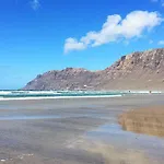Paradise アパート カレタ・デ・ファマラ